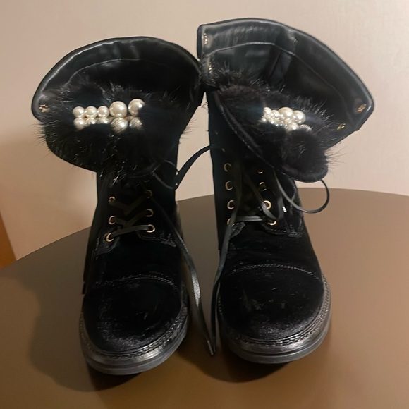 POKEMAOKE Velvet and Leather W/ Rabbit Fur Pearl Embellishing Boots Size 38/ 7.5 - Picture 2 of 11